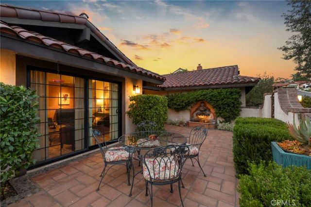 2556 N Ridgecrest, Orange, CA 92867