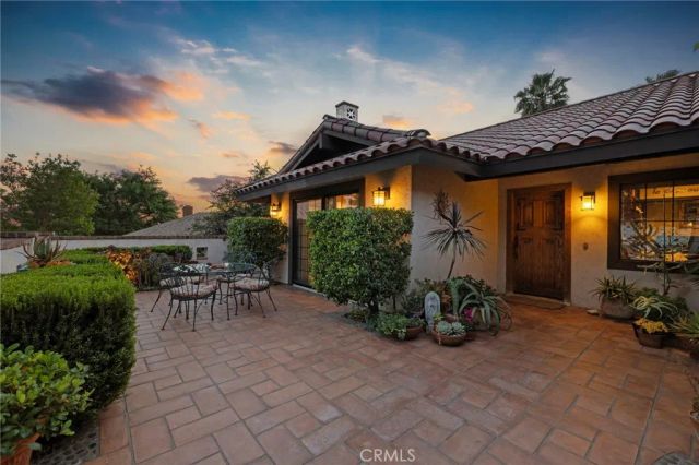 2556 N Ridgecrest, Orange, CA 92867