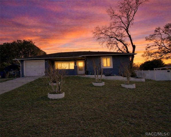 204 W Sugarmaple Lane, Beverly Hills, FL 34465