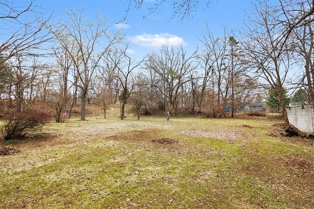 3104 Courtlandt Avenue, Kalamazoo, MI 49004