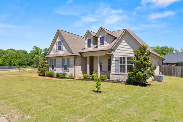 726 Benton Drive, Nesbit, MS 38651