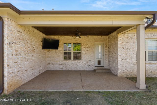 726 Benton Drive, Nesbit, MS 38651