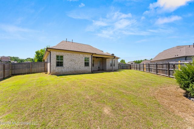 726 Benton Drive, Nesbit, MS 38651
