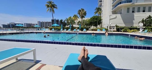 3800 S Ocean Dr 322, Hollywood, FL 33019