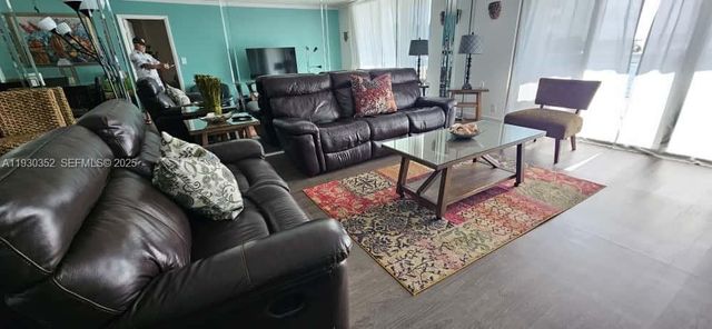 3800 S Ocean Dr 322, Hollywood, FL 33019