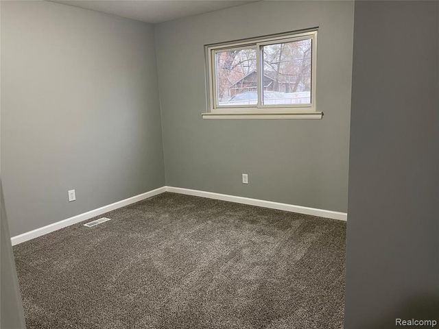 80 W Mansfield Avenue, Pontiac, MI 48340