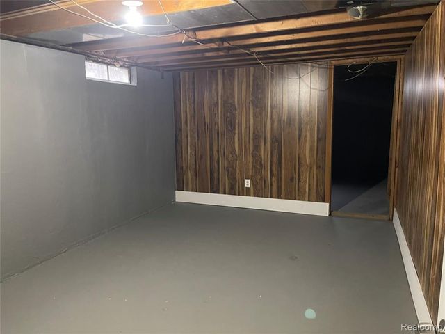 80 W Mansfield Avenue, Pontiac, MI 48340