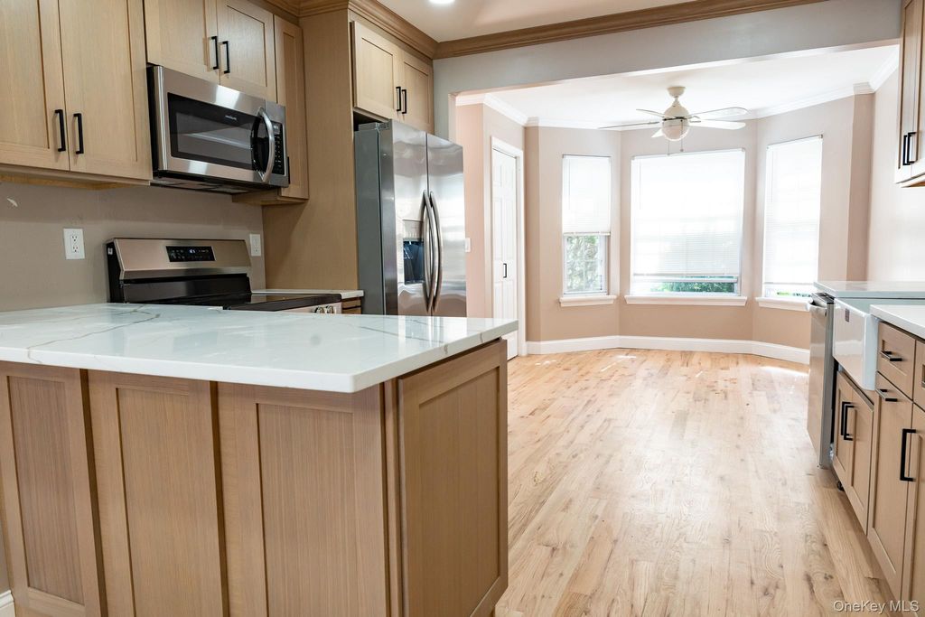 105 Glen Way, Syosset, NY 11791 — photo 5