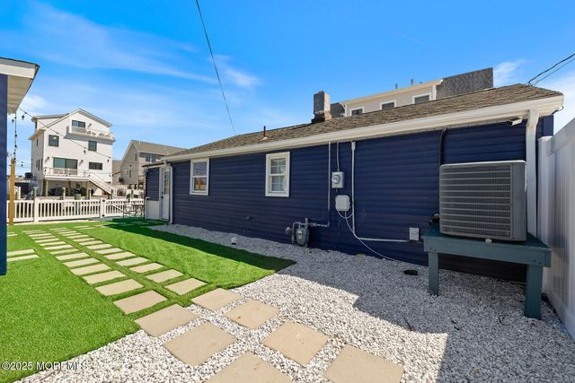 213 Fernwood Drive, Bayville, NJ 08721
