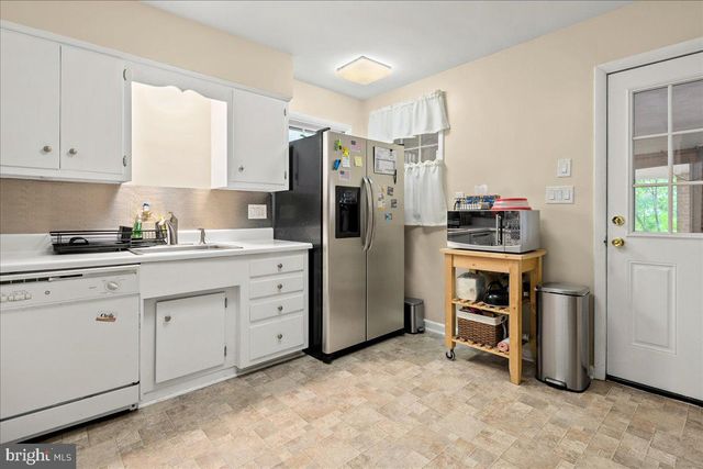 3013 S HILL ST, Arlington, VA 22202
