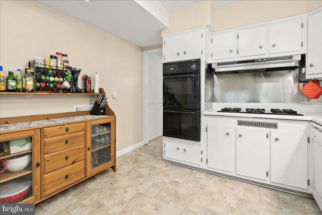 3013 S HILL ST, Arlington, VA 22202