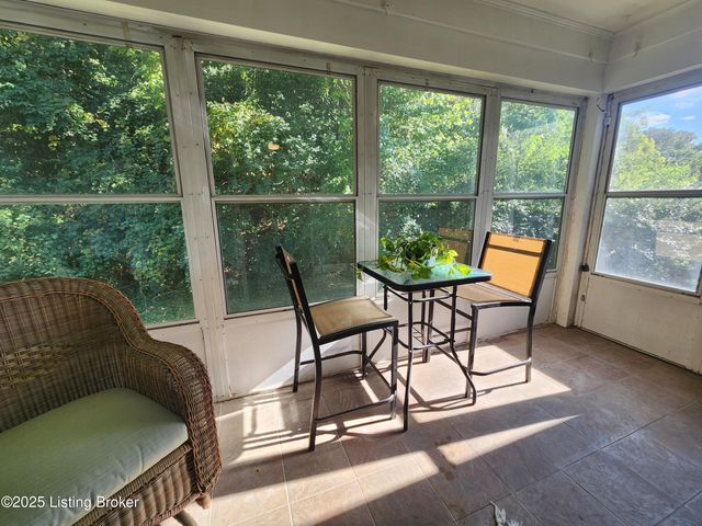 410 Mockingbird Valley Rd 56, Louisville, KY 40207