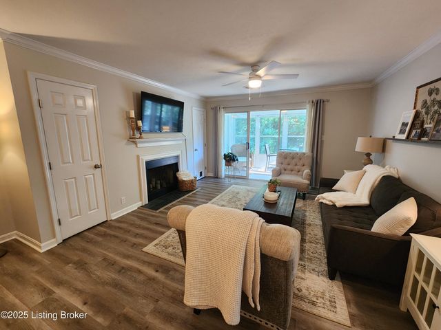 410 Mockingbird Valley Rd 56, Louisville, KY 40207