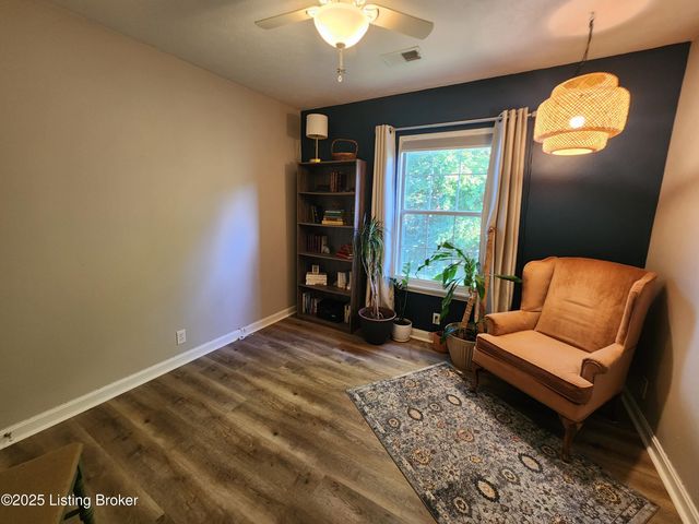 410 Mockingbird Valley Rd 56, Louisville, KY 40207