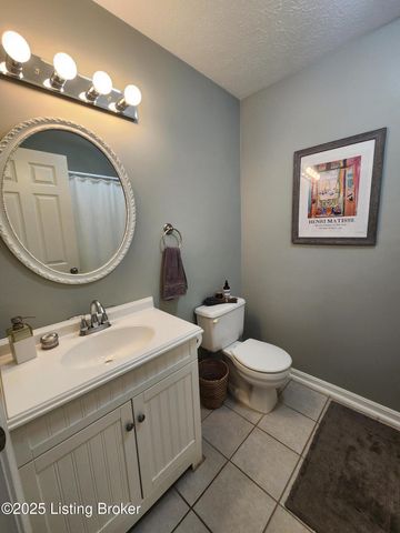 410 Mockingbird Valley Rd 56, Louisville, KY 40207