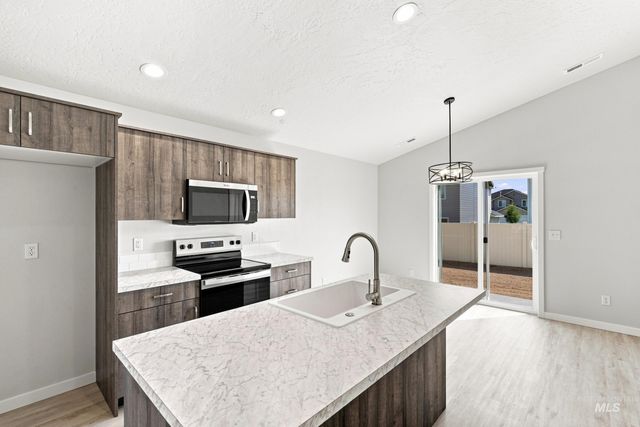 296 N Tideberry Ave, Kuna, ID 83634