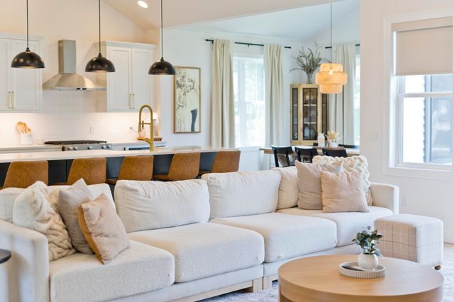 1 Honeybird Run, Southwick, MA 01077