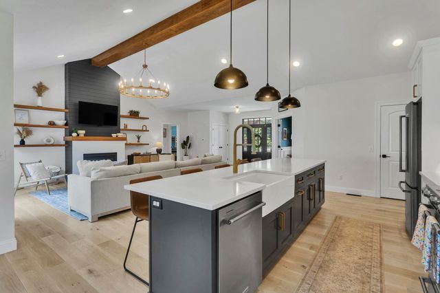 1 Honeybird Run, Southwick, MA 01077