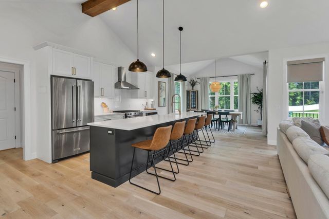 1 Honeybird Run, Southwick, MA 01077