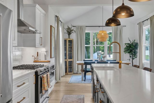 1 Honeybird Run, Southwick, MA 01077