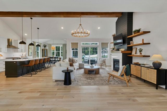 1 Honeybird Run, Southwick, MA 01077