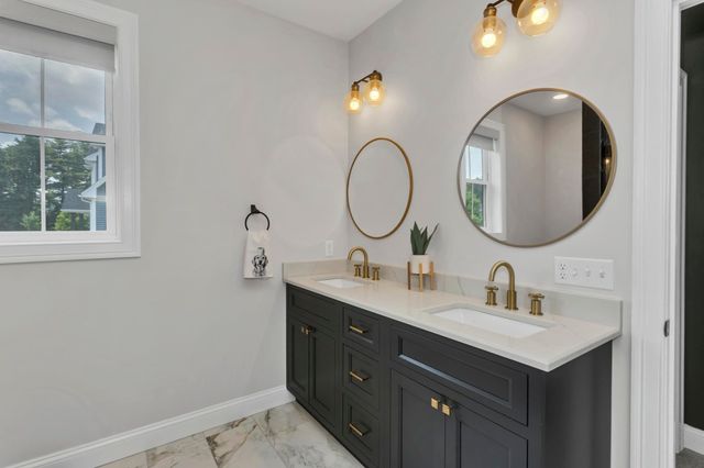 1 Honeybird Run, Southwick, MA 01077