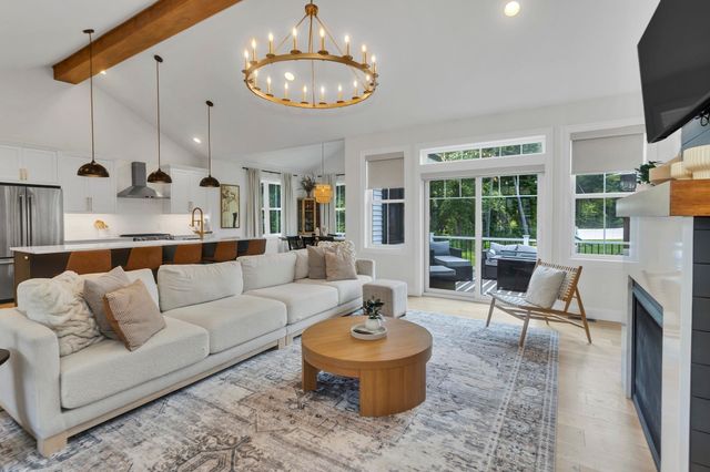 1 Honeybird Run, Southwick, MA 01077