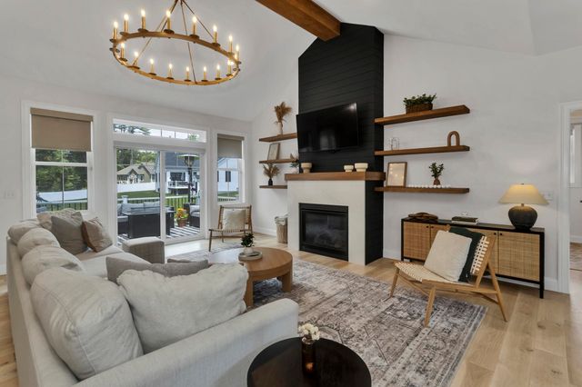 1 Honeybird Run, Southwick, MA 01077