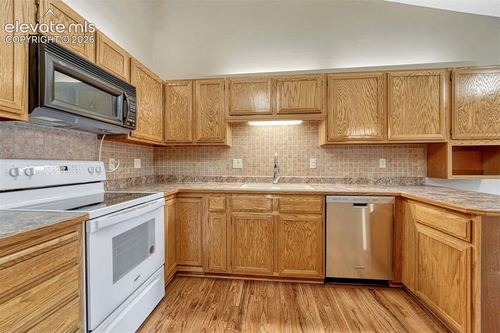 2059 Glenhill Road, Colorado Springs, CO 80906 — photo 4