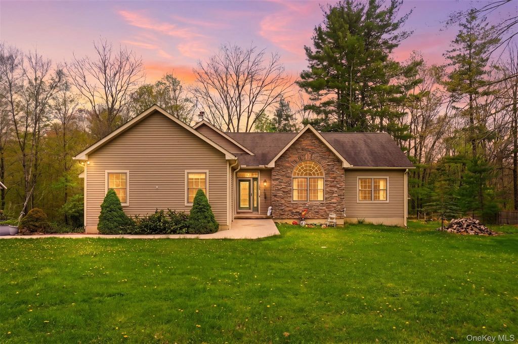 576 Burlingham Road, Bloomingburg, NY 12721