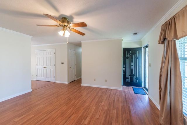 100 Chestnut Lane, Versailles, KY 40383