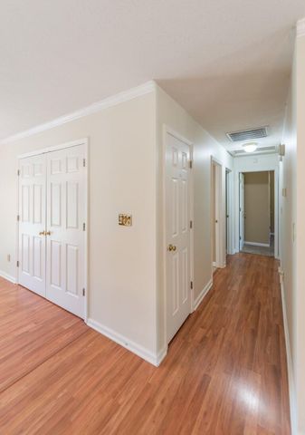 100 Chestnut Lane, Versailles, KY 40383