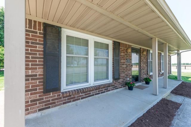 100 Chestnut Lane, Versailles, KY 40383