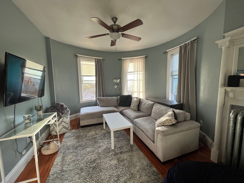 22 Pleasant St 1, Boston, MA 02125
