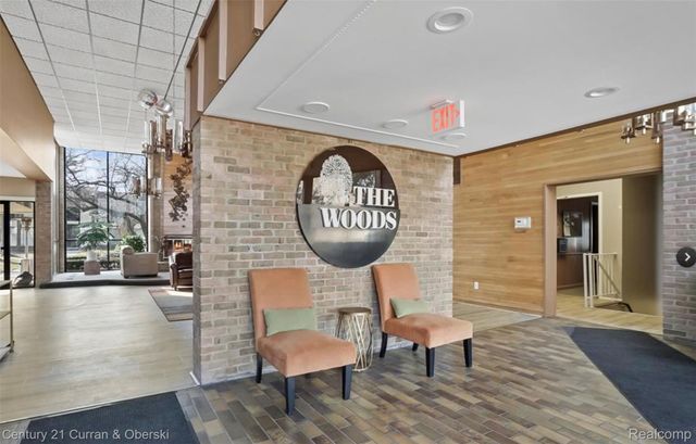 18220 University Park Drive 28, Livonia, MI 48152