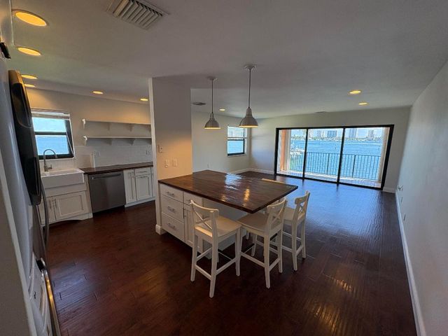 360 Wilma Circle 5, Riviera Beach, FL 33404