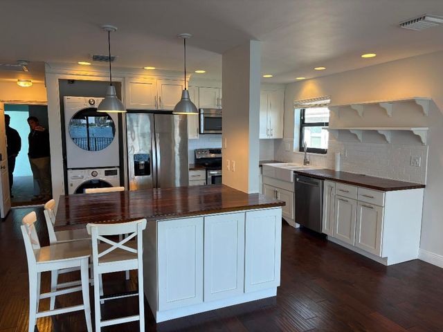 360 Wilma Circle 5, Riviera Beach, FL 33404