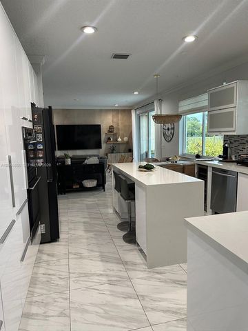 1652 Orchid Bnd, Weston, FL 33327