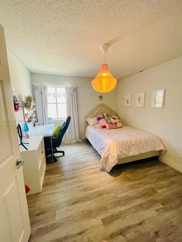 1652 Orchid Bnd, Weston, FL 33327