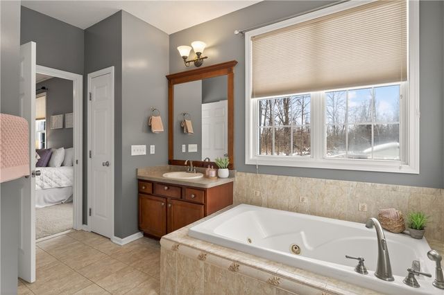 133 Blue Aspen Way, Greece, NY 14612