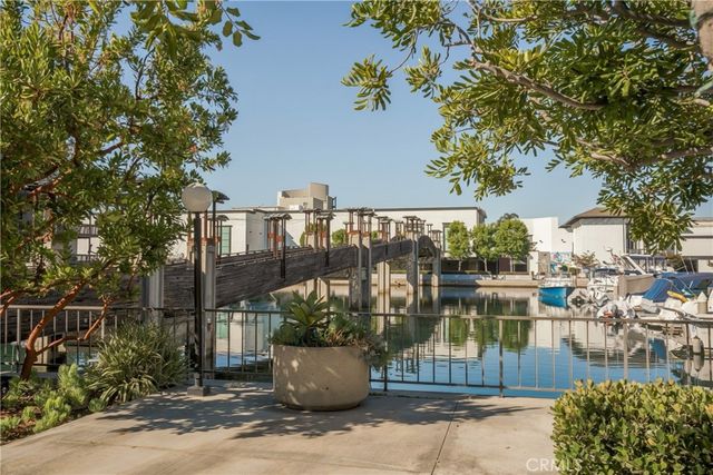 7234 S Marina Pacifica S, Long Beach, CA 90803