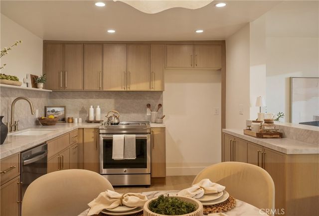 7234 S Marina Pacifica S, Long Beach, CA 90803