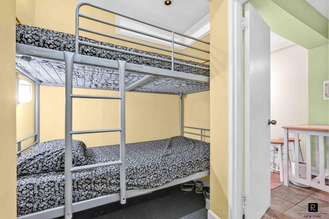 3185 Crescent St Apt 419, New York City, NY 11106
