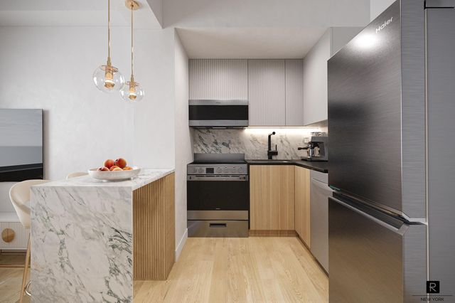 3185 Crescent St Apt 419, New York City, NY 11106