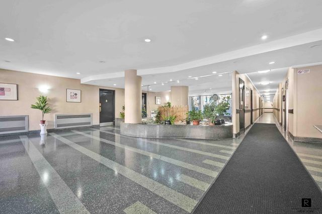 3185 Crescent St Apt 419, New York City, NY 11106