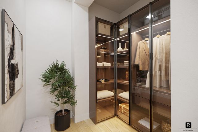 3185 Crescent St Apt 419, New York City, NY 11106