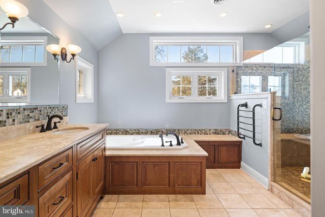 3 BRIAR RD, Wayne, PA 19087