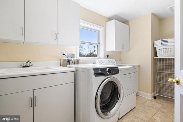 3 BRIAR RD, Wayne, PA 19087