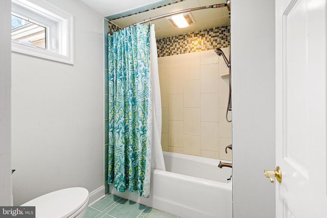 3 BRIAR RD, Wayne, PA 19087