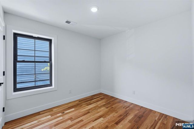 749 11th Street, Newark, NJ 07103